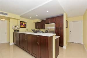 5276 NE 6th Ave F19, Oakland Park, FL 33334, Sold 05/22/18