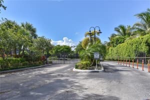 3111 Oakland Shores Dr APT F105, Oakland Park, FL 33309, Sold 05/31/18