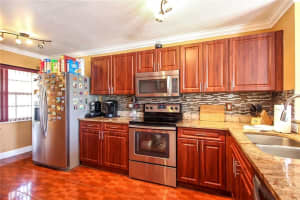 9288 NW 55th St, Sunrise, FL 33351, Sold 05/16/18