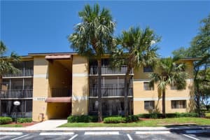 3007 N Oakland Forest Dr, Oakland Park, FL 33309, Sold 05/31/18