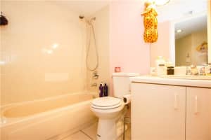 3251 NW 44th St, Oakland Park, FL 33309, Sold 07/31/18