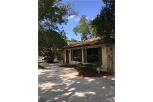 27622 Lois Dr, Tavares, FL 32778, Sold 08/15/18