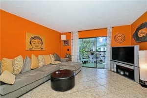 245 SE 10th St #8b, Deerfield Beach, FL 33441, Sold 06/13/18