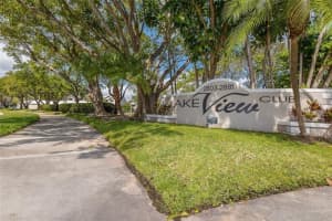 2811 N Oakland Forest Dr, Oakland Park, FL 33309, Sold 06/04/18