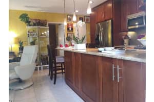 1000 SE 4th St, Fort Lauderdale, FL 33301, Sold 07/20/18