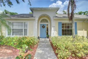 11040 Palm Ridge Ln, Tamarac, FL 33321, Sold 08/13/18