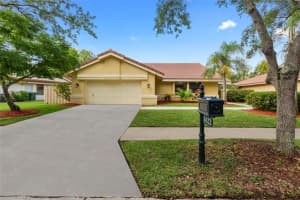 1622 Newport Ln, Weston, FL 33326, Sold 08/03/18