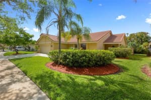 1622 Newport Ln, Weston, FL 33326, Sold 08/03/18