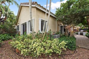 10109 NW 3rd Ct, Plantation, FL 33324, Sold 07/19/18