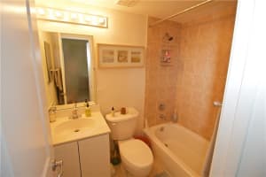 2660 NE 8th Ave, Wilton Manors, FL 33334, Sold 08/03/18