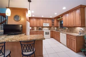 9500 Alcazar Ln, Davie, FL 33324, Sold 07/16/18