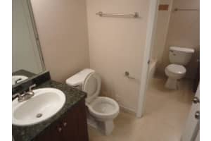 8407 SW 5th St, Pembroke Pines, FL 33025, Sold 09/21/18