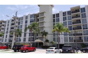 9800 W Bay Harbor Dr, Bay Harbor Islands, FL 33154, Sold 11/27/18