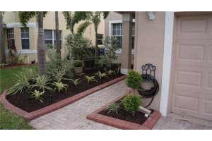 11837 SW 8th St, Pembroke Pines, FL 33025, Sold 08/07/18