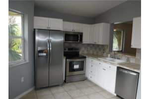 7820 NW 7th St, Pembroke Pines, FL 33024, Sold 09/14/18