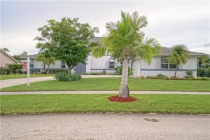 421 NW 195th Ave, Pembroke Pines, FL 33029, Sold 09/21/18