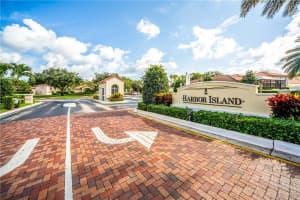 6259 NW 38th Dr, Coral Springs, FL 33067, Sold 01/14/19
