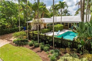 1740 NE 1st St, Fort Lauderdale, FL 33301, Sold 09/18/18