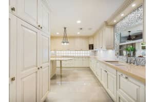 2357 NE 8th St, Fort Lauderdale, FL 33304, Sold 08/21/18
