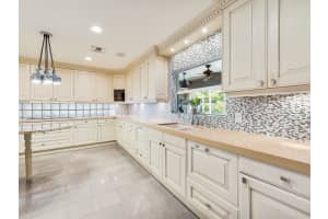 2357 NE 8th St, Fort Lauderdale, FL 33304, Sold 08/21/18