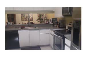 8209 NW 70th St, Tamarac, FL 33321, Sold 09/14/18