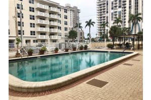 MLS# F10131403, Hollywood, Florida 33019