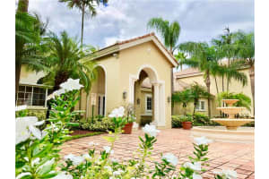 2640 S University Dr, Davie, FL 33328, Sold 10/05/18