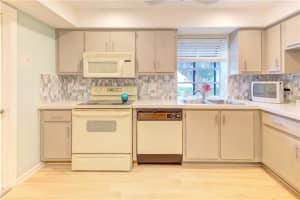 23 Ridge Pointe Dr, Boynton Beach, FL 33435, Sold 10/01/18