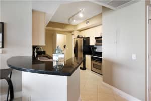 350 SE 2nd St, Fort Lauderdale, FL 33301, Sold 11/08/18