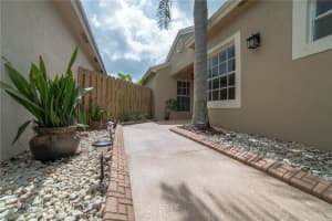 304 S Ketch Dr, Sunrise, FL 33326, Sold 10/09/18