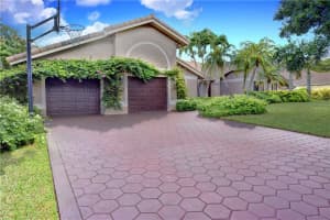 5022 NW 82nd Terrace, Coral Springs, FL 33067, Sold 10/24/18