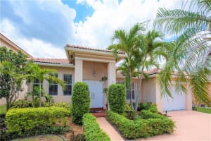 375 E Royal Cove Cir, Davie, FL 33325, Sold 10/01/18