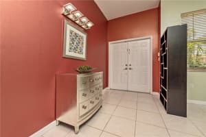 375 E Royal Cove Cir, Davie, FL 33325, Sold 10/01/18
