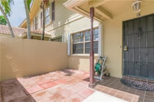 9183 Vineyard Lake Dr, Plantation, FL 33324, Sold 10/24/18