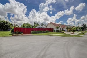 450 Greaton Ave, Davie, FL 33325, Sold 10/26/18