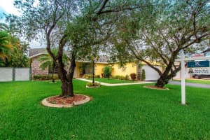 1301 SW 127th Terrace, Davie, FL 33325, Sold 01/31/19