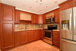 10857 NW 8th St, Pembroke Pines, FL 33026, Sold 05/31/19
