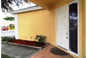 124 W Riverbend Dr, Sunrise, FL 33326, Sold 05/15/19