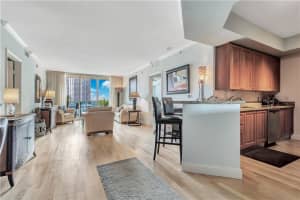350 SE 2nd St, Fort Lauderdale, FL 33301, Sold 01/17/19