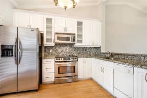 2720 S Oakland Forest Dr, Oakland Park, FL 33309, Sold 01/25/19