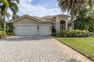 3852 Churchill Downs Dr, Davie, FL 33328, Sold 12/14/18