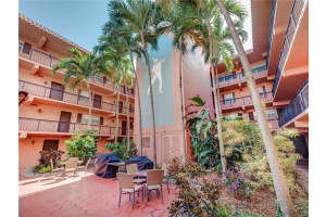 680 Tennis Club Dr, Fort Lauderdale, FL 33311, Sold 01/28/19