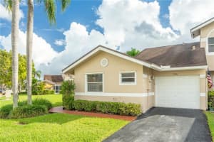 5086 W Lakes Dr, Deerfield Beach, FL 33442, Sold 01/22/19