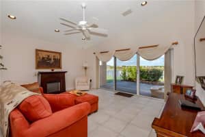 11877 SW 7th St, Pembroke Pines, FL 33025, Sold 03/15/19