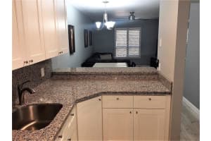 2915 NE 8th Terrace, Wilton Manors, FL 33334, Sold 01/30/19