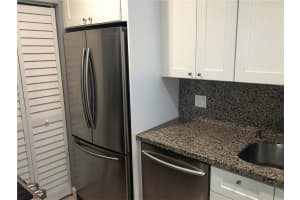 2915 NE 8th Terrace, Wilton Manors, FL 33334, Sold 01/30/19