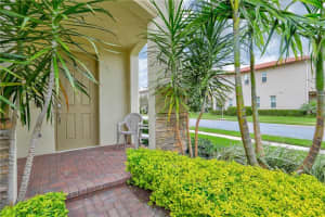 5301 Golden Eagle Ter, Davie, FL 33314, Sold 02/22/19