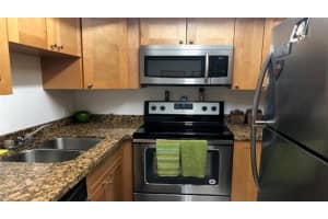 9011 33rd Street, Coral Springs, FL 33065 - MLS#F10153797