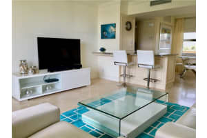 333 NE 21st Ave, Deerfield Beach, FL 33441, Sold 08/17/20