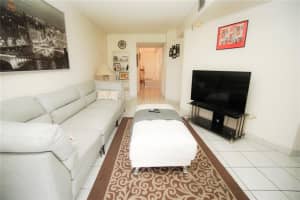 960 SW 113th Terrace, Pembroke Pines, FL 33025, Sold 03/16/20